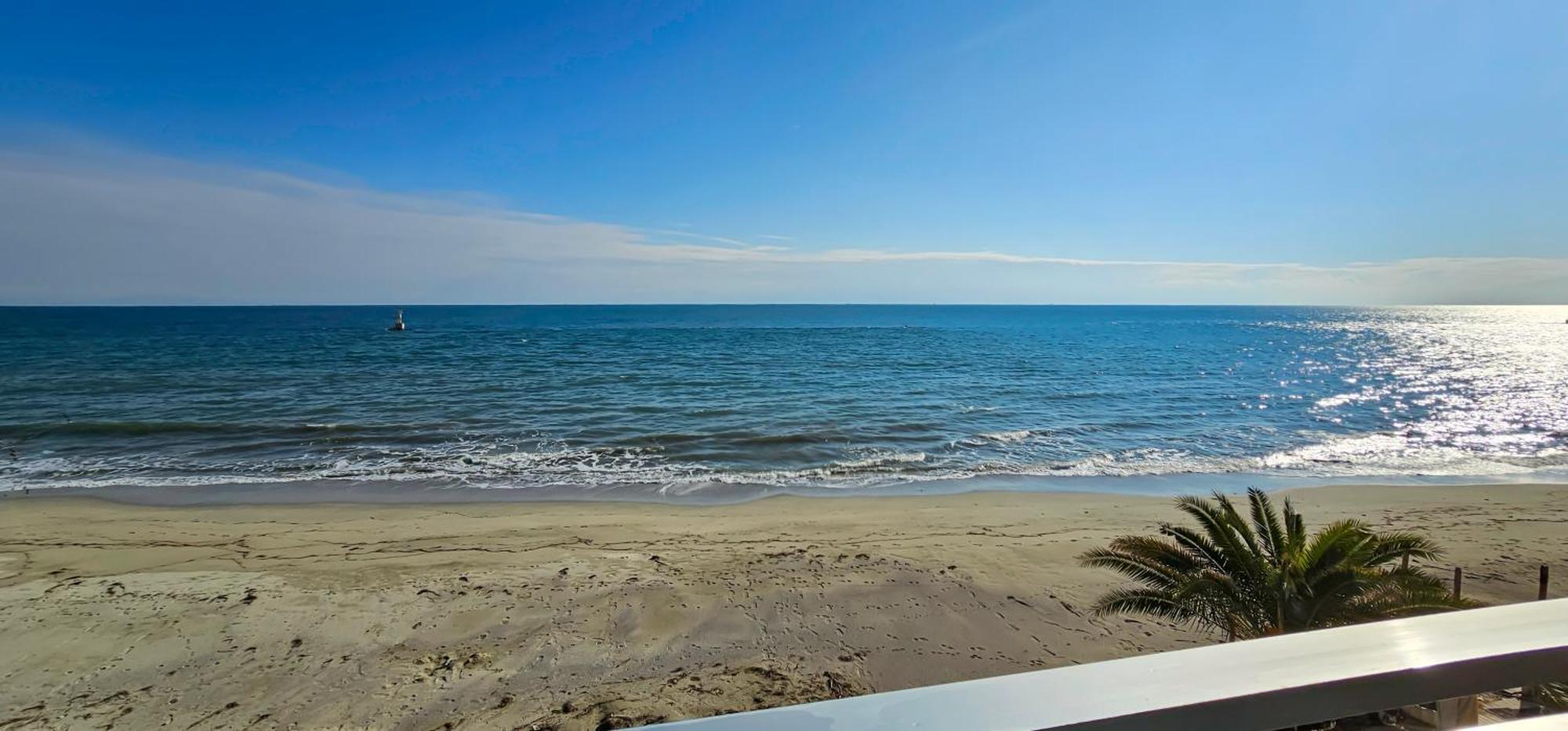 Hara Apartment In Front Of The Beach Paralía Kültér fotó