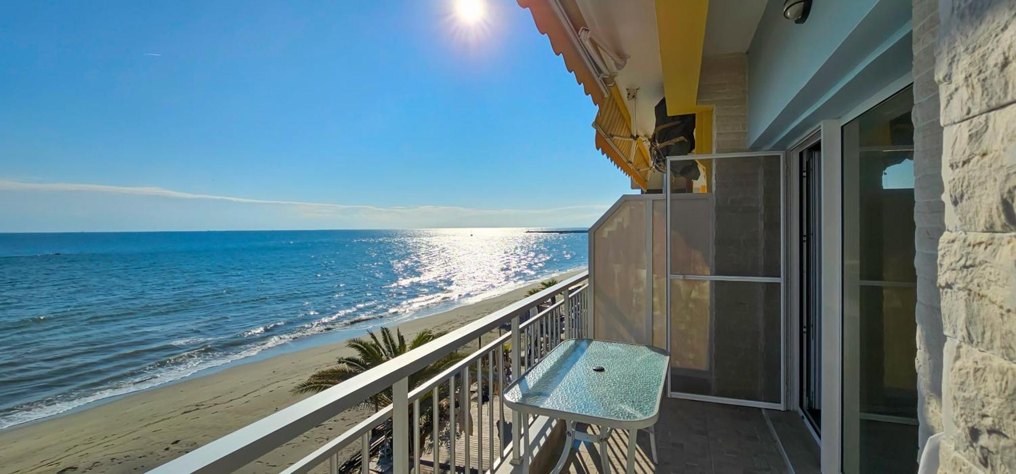 Hara Apartment In Front Of The Beach Paralía Kültér fotó
